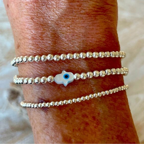 Hamsa Handmade 14k gold filled stretch mother of pearl Hamsa bracelet - Picture 6 of 12